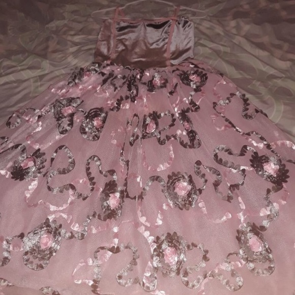 Pink dress - Picture 1 of 5